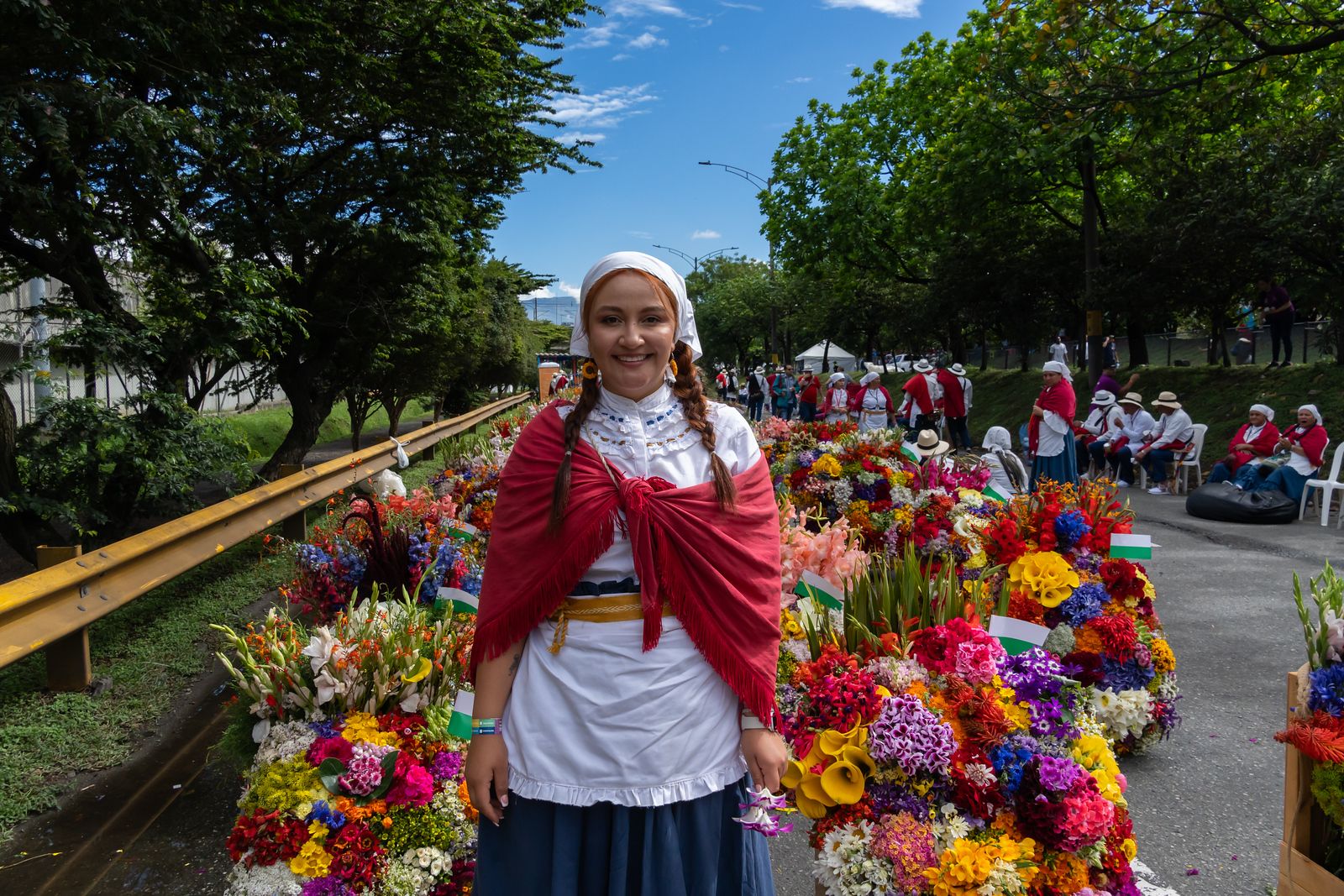 Chica en desfile de silleteros 2025